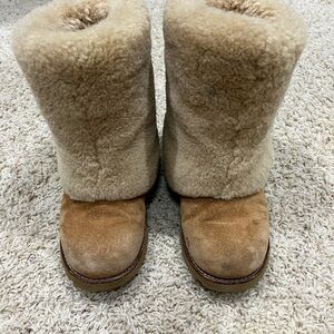 UGG Women's Shearling Boots - Tan